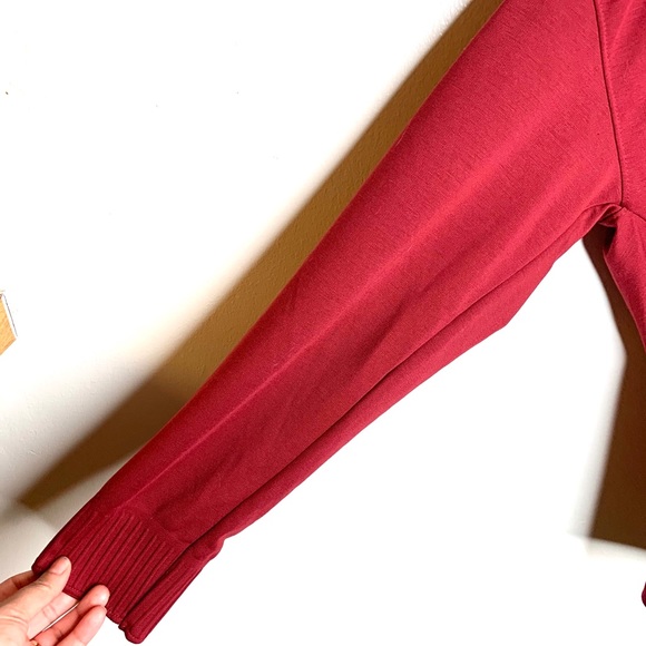 Sweater - Picture 2 of 8